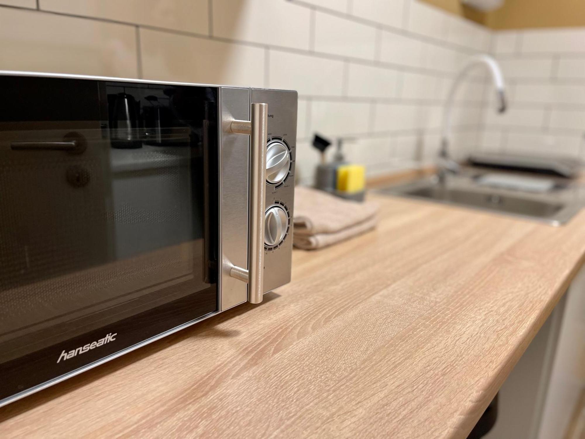 Terracotta Apartment - Zentral, Parken, Netflix, Kontaktloses Einchecken, Kingsize-Bett Wuppertal Buitenkant foto